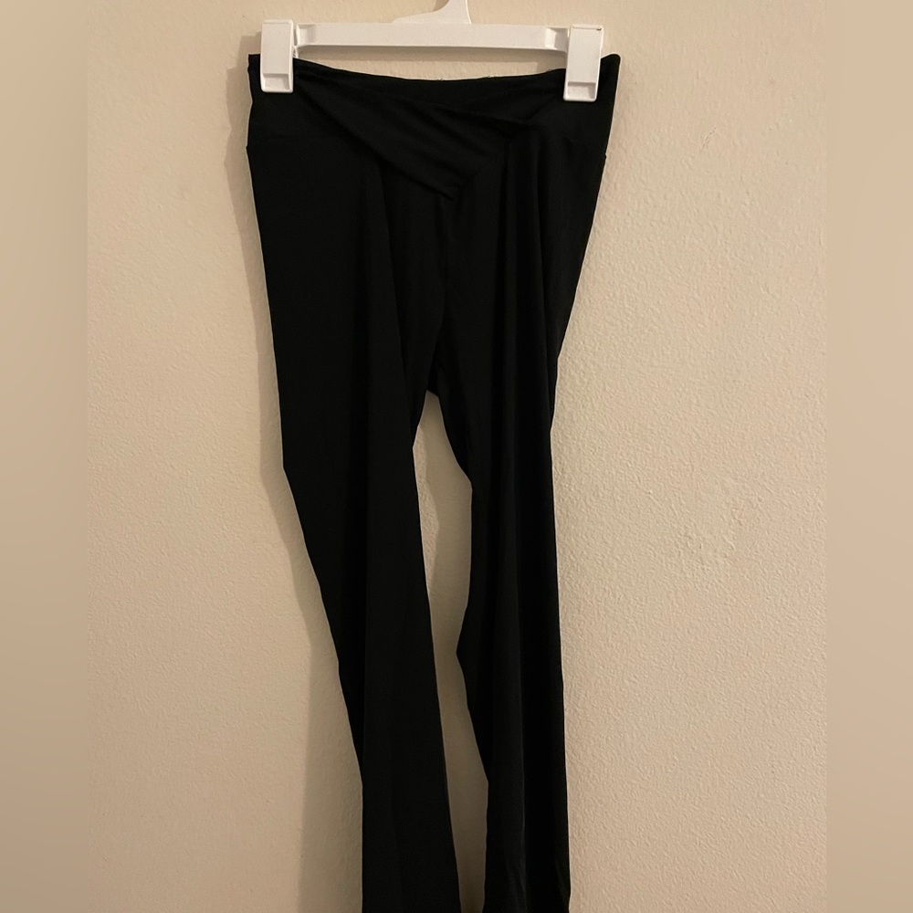 Yoga pants flared